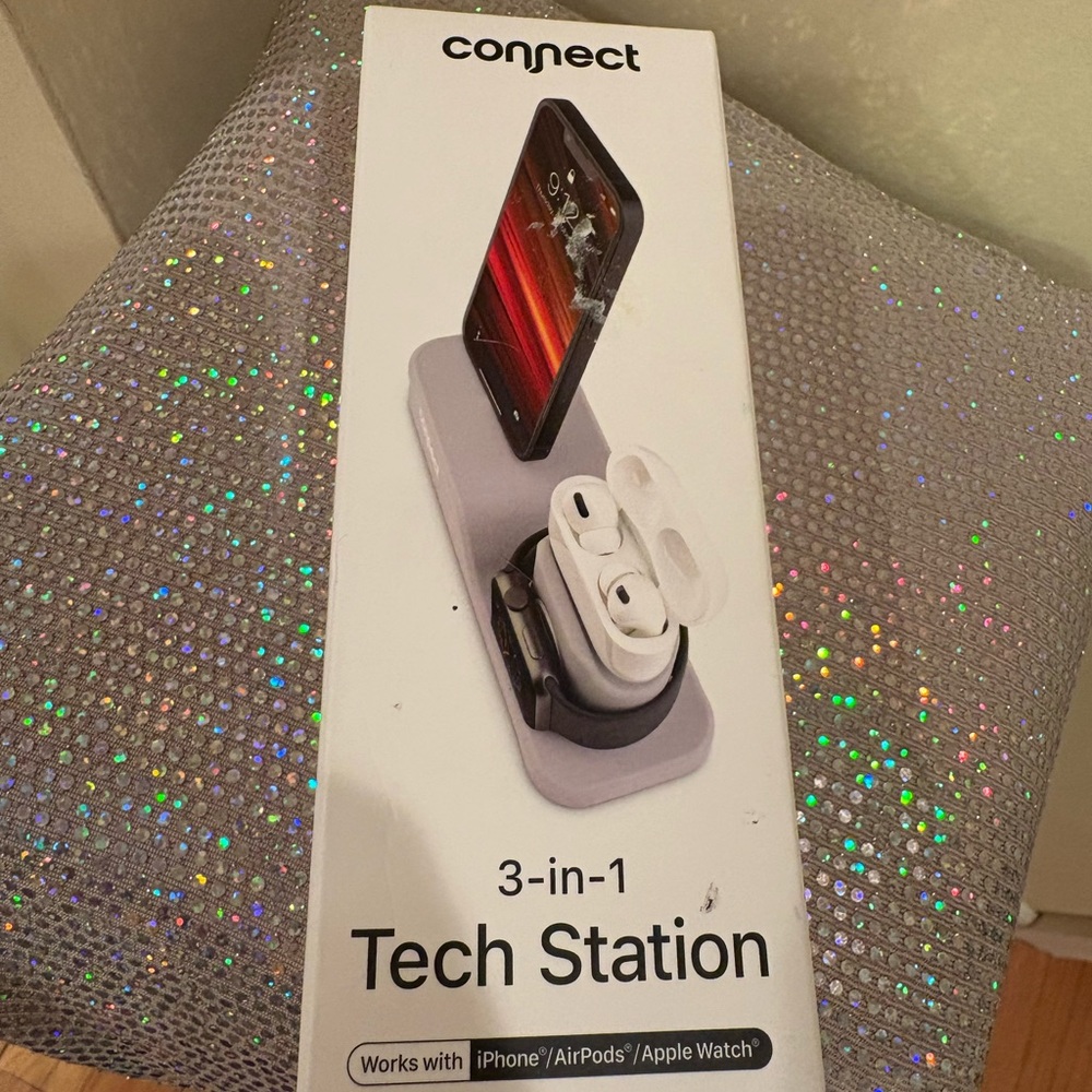 Connect 3-in-1 Charging Station - Gray